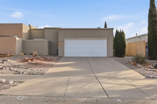 6856 Kelly Ann Road NE, Albuquerque, NM 87109