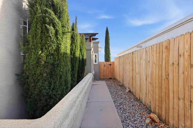 6856 Kelly Ann Road NE, Albuquerque, NM 87109