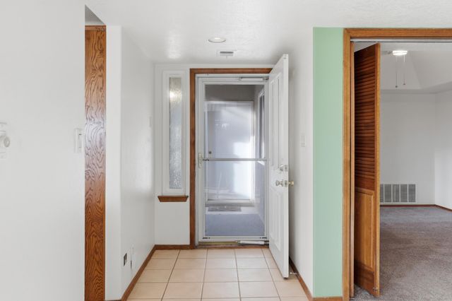 6856 Kelly Ann Road NE, Albuquerque, NM 87109