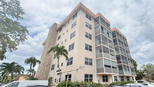 1830 Dixieanna St 404, Hollywood, FL 33020