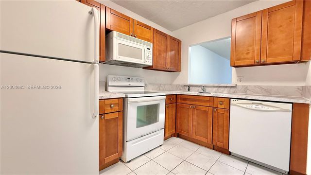 1830 Dixieanna St 404, Hollywood, FL 33020