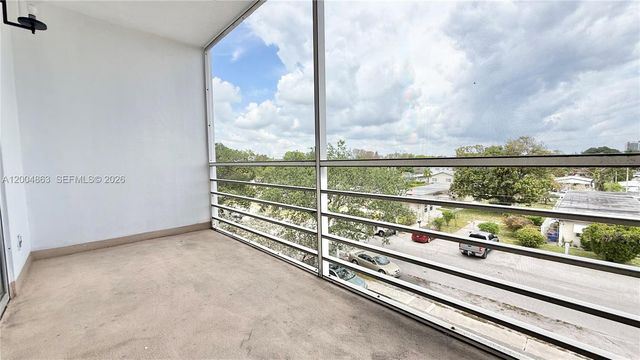 1830 Dixieanna St 404, Hollywood, FL 33020