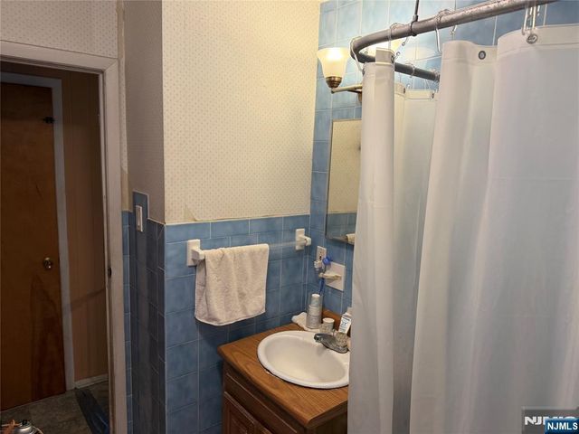 72 Fairview Avenue, Bogota, NJ 07603