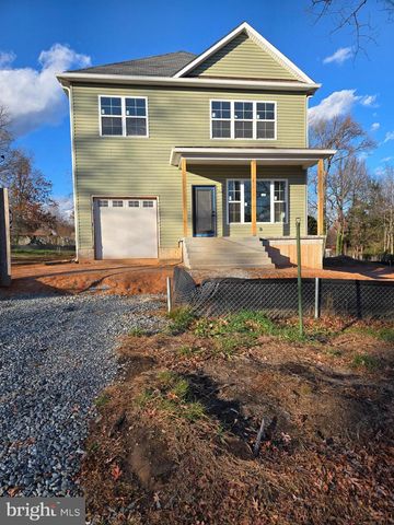 9208 4TH, Lanham, MD 20706