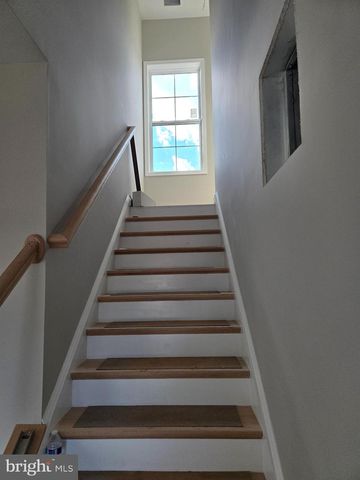 9208 4TH, Lanham, MD 20706