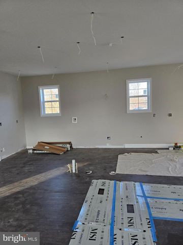 9208 4TH, Lanham, MD 20706