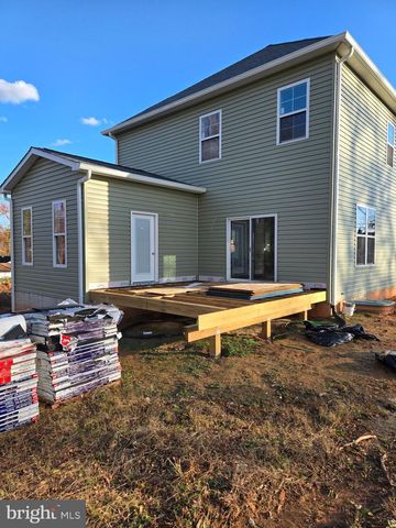 9208 4TH, Lanham, MD 20706