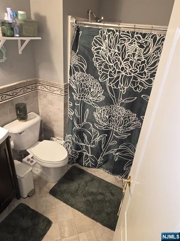 312 Brittany Drive, Wayne, NJ 07470