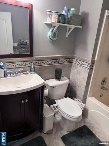 312 Brittany Drive, Wayne, NJ 07470