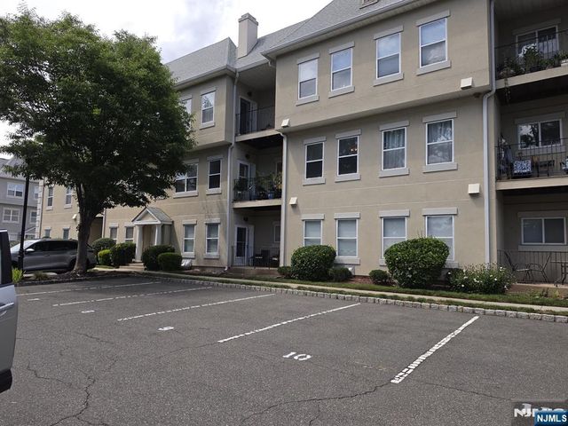 312 Brittany Drive, Wayne, NJ 07470