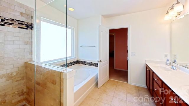 5918 Kelyn Hills Drive, Charlotte, NC 28278