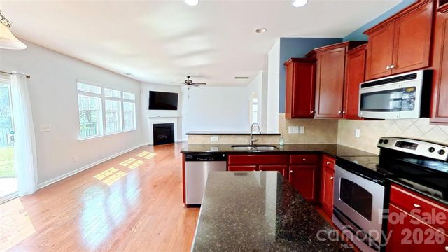 5918 Kelyn Hills Drive, Charlotte, NC 28278