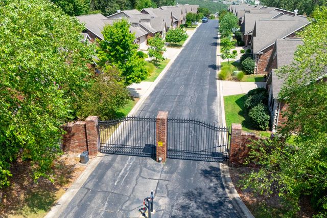 301 Stillwood Drive, Branson, MO 65616