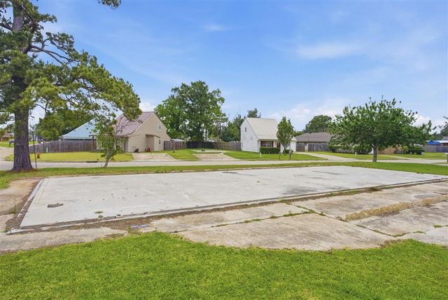 47 Center Avenue, Sulphur, LA 70663
