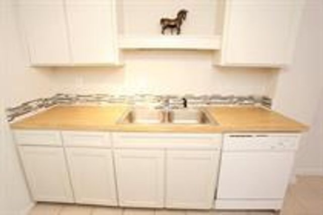 1800 Lavaca ST A107, Austin, TX 78701