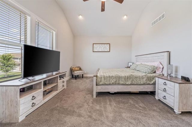 1327 N 161st Terrace, Basehor, KS 66007