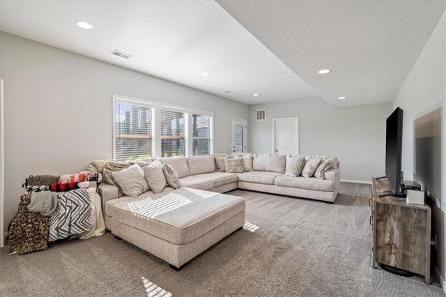 1327 N 161st Terrace, Basehor, KS 66007