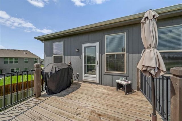 1327 N 161st Terrace, Basehor, KS 66007