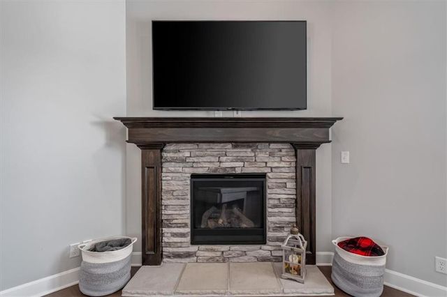 1327 N 161st Terrace, Basehor, KS 66007