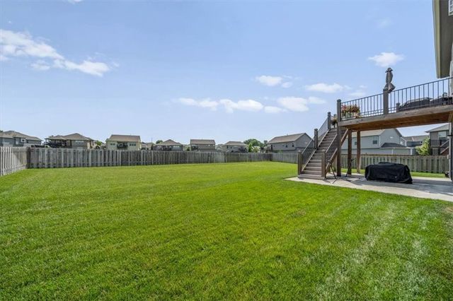1327 N 161st Terrace, Basehor, KS 66007