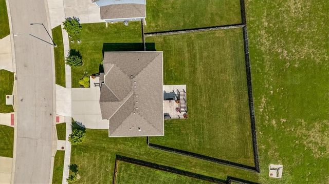1327 N 161st Terrace, Basehor, KS 66007