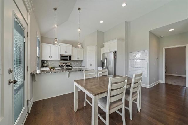 1327 N 161st Terrace, Basehor, KS 66007