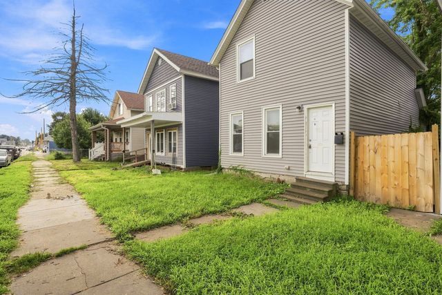 1427 W 4th Street, Davenport, IA 52802