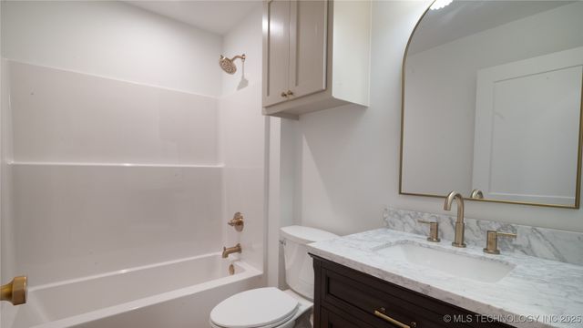 202 W Ponca Avenue, Cleveland, OK 74020