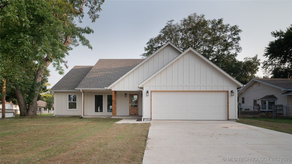 202 W Ponca Avenue, Cleveland, OK 74020