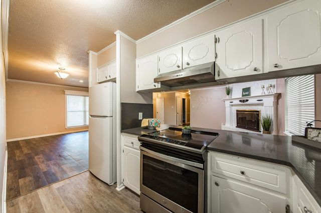 100 Oxford Cove, Jacksonville, AR 72076