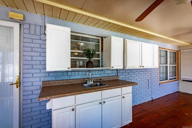 100 Oxford Cove, Jacksonville, AR 72076