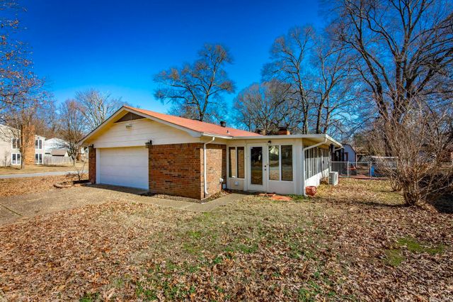 100 Oxford Cove, Jacksonville, AR 72076