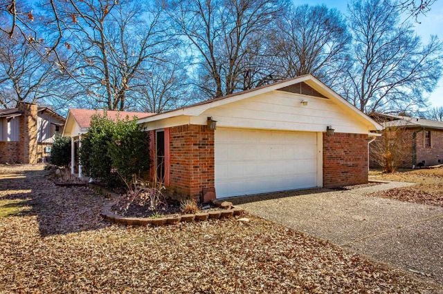 100 Oxford Cove, Jacksonville, AR 72076