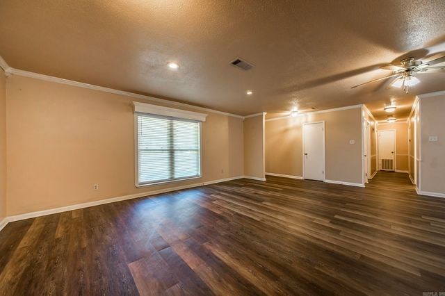 100 Oxford Cove, Jacksonville, AR 72076