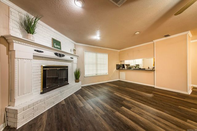 100 Oxford Cove, Jacksonville, AR 72076