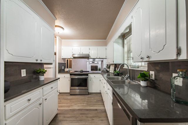 100 Oxford Cove, Jacksonville, AR 72076