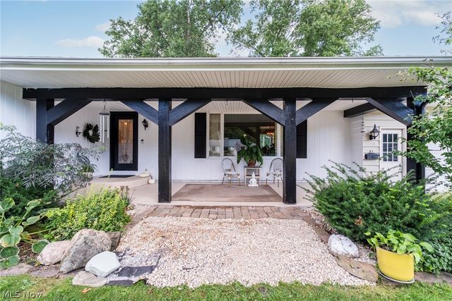 31 Lake Shore Drive, Youngstown, OH 44511