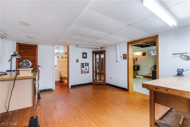 31 Lake Shore Drive, Youngstown, OH 44511