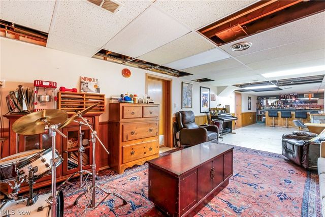31 Lake Shore Drive, Youngstown, OH 44511