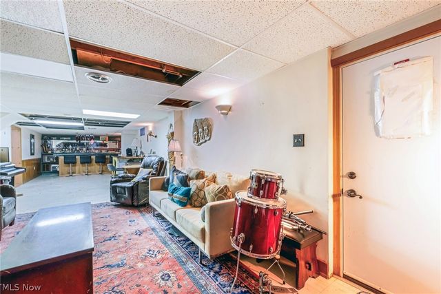 31 Lake Shore Drive, Youngstown, OH 44511