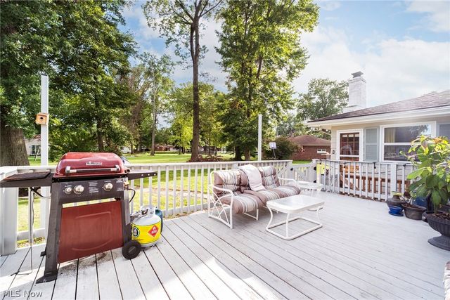 31 Lake Shore Drive, Youngstown, OH 44511