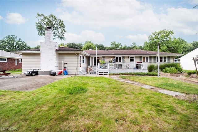 31 Lake Shore Drive, Youngstown, OH 44511