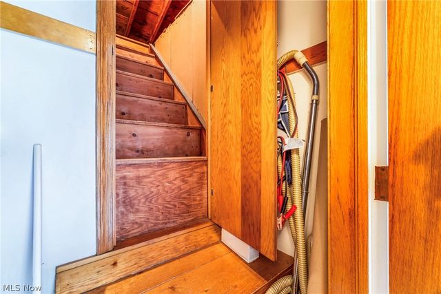 31 Lake Shore Drive, Youngstown, OH 44511