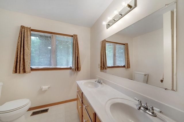 14616 Wildcrest Road, Minnetonka, MN 55345