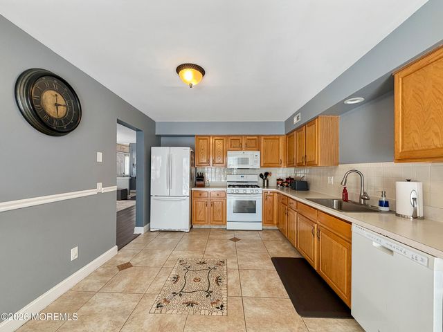 4407 Galloping Hill Lane, Toms River, NJ 08755