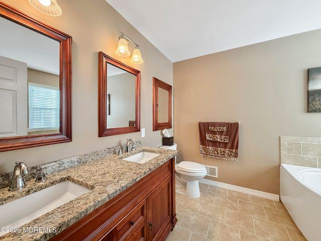 4407 Galloping Hill Lane, Toms River, NJ 08755