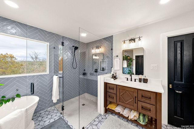 27150 Karsch Rd, Boerne, TX 78006