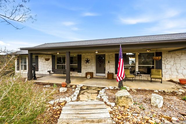 27150 Karsch Rd, Boerne, TX 78006