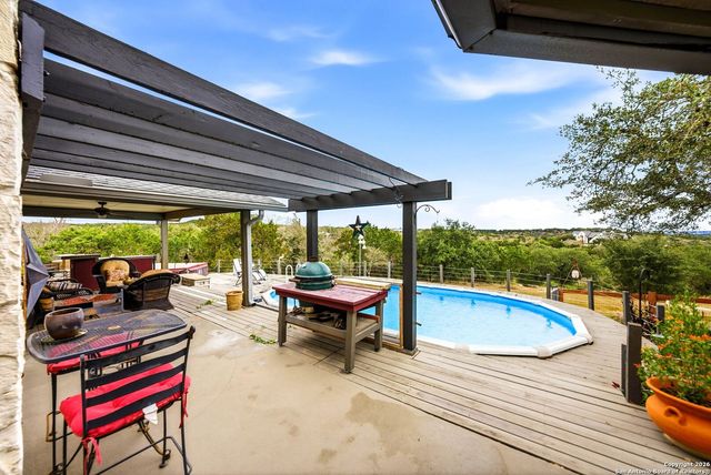 27150 Karsch Rd, Boerne, TX 78006