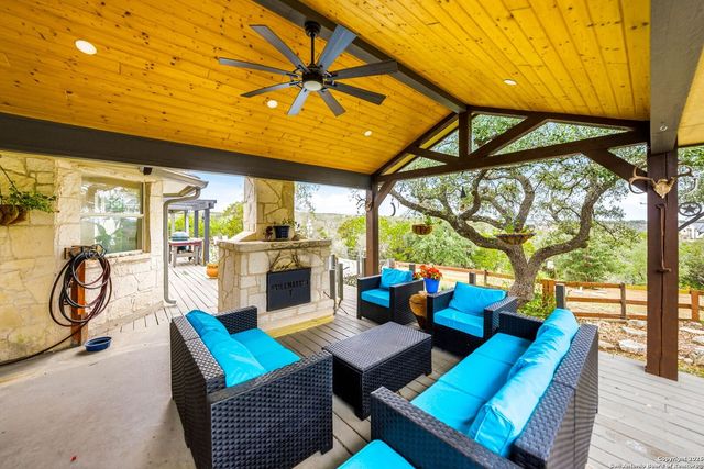 27150 Karsch Rd, Boerne, TX 78006